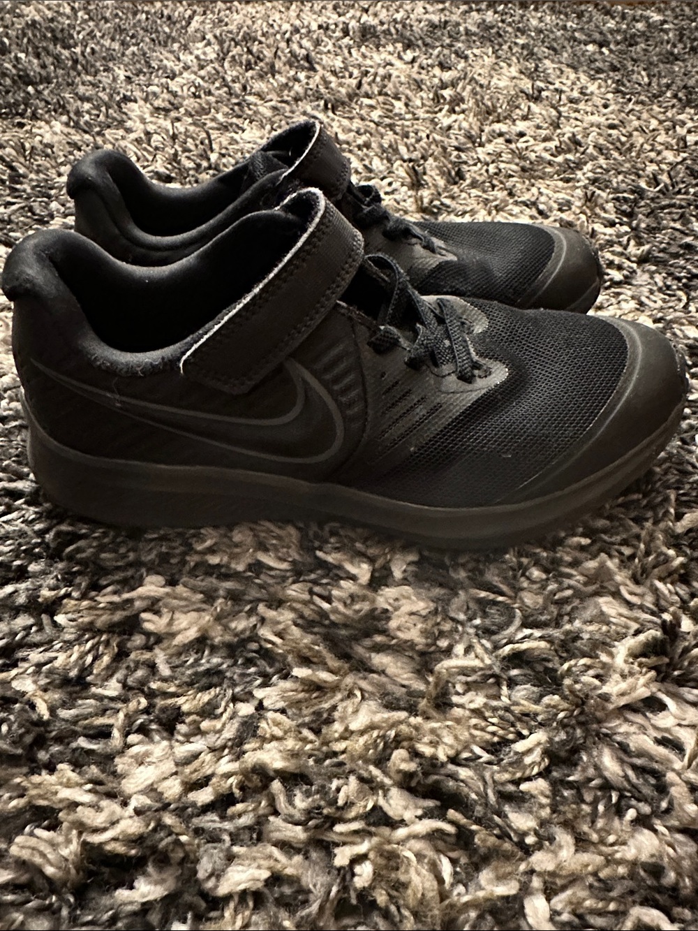 Nike boys Black Athletic Sneakers